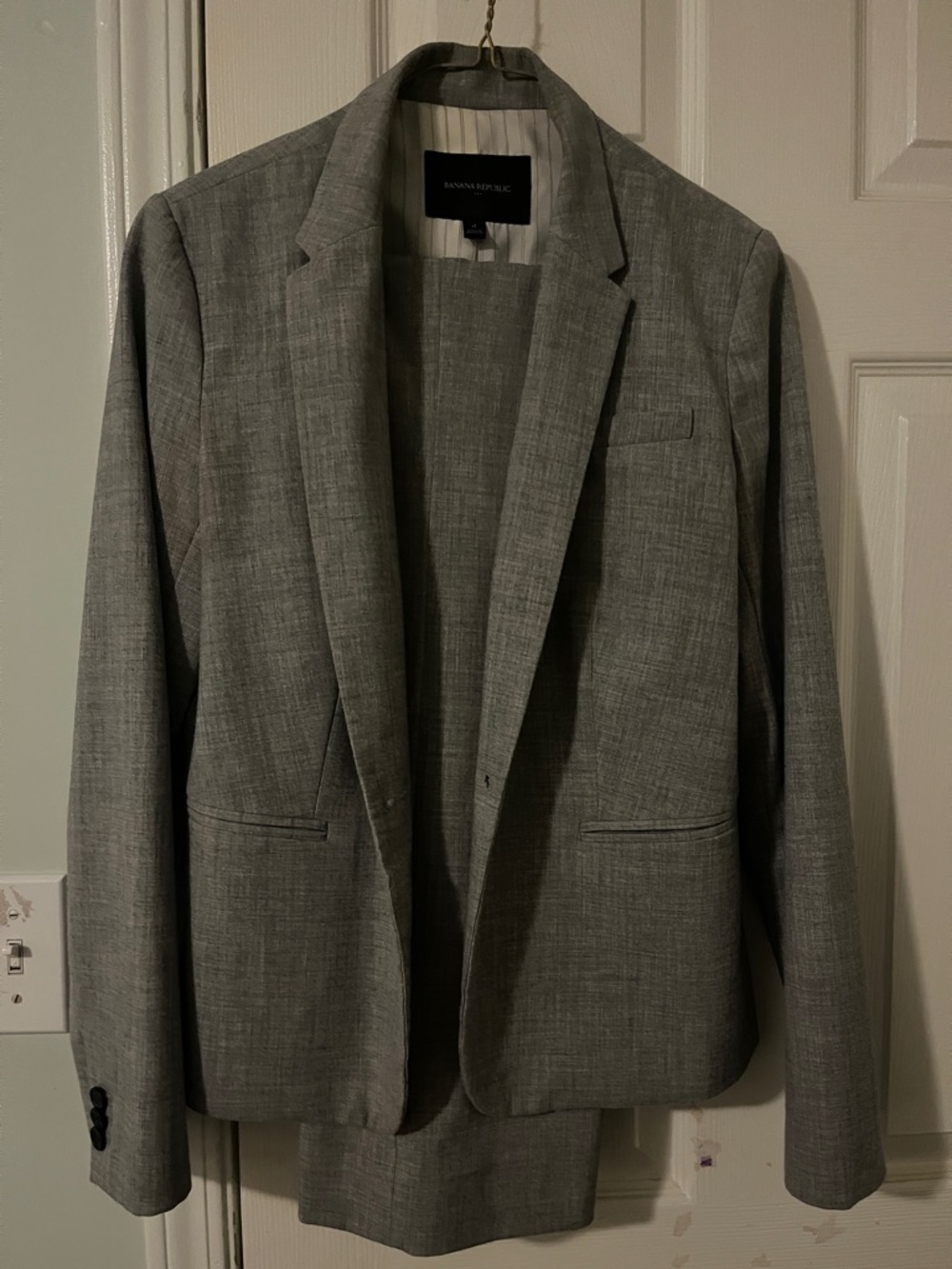 Banana Republic Light Gray Women's Tailored Blazer